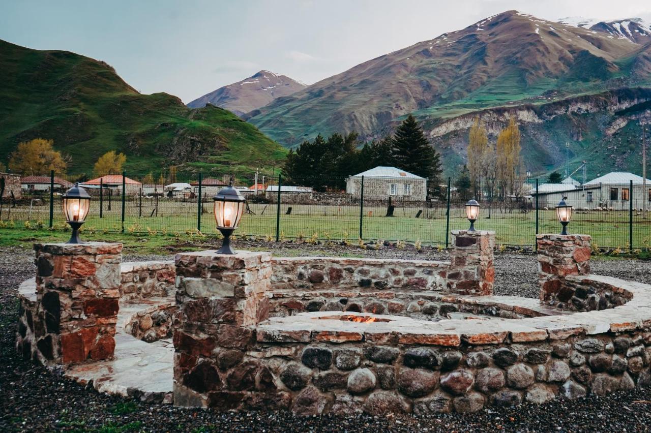 Holiday Home Kazbegi Kültér fotó