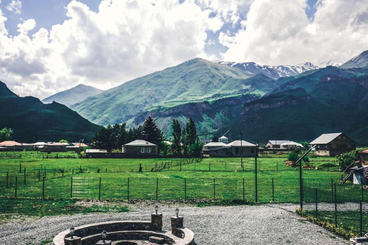 Holiday Home Kazbegi Kültér fotó